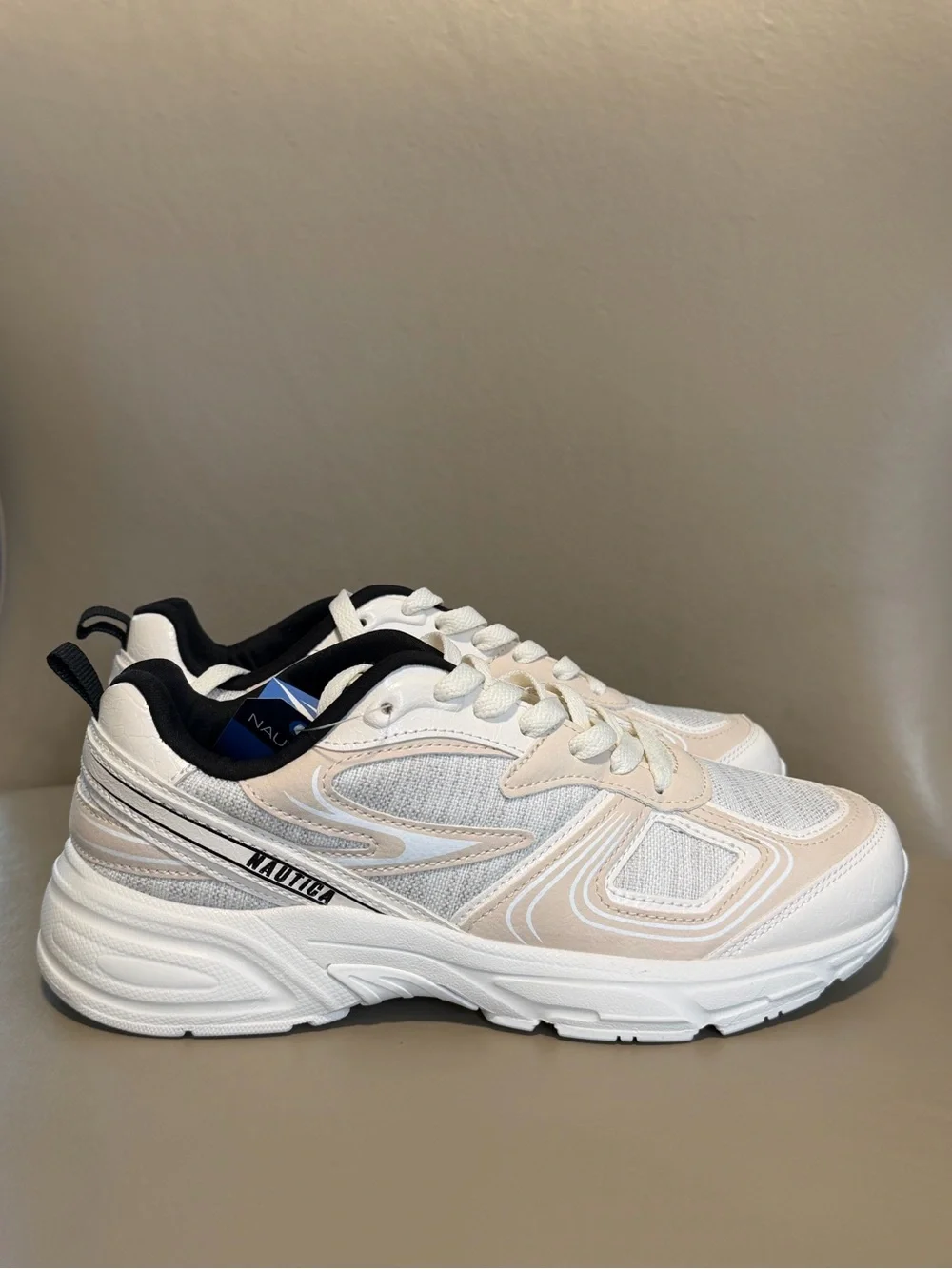 New in Box! Nautica Perelto Linen/Ivory Comfort Lace Up Jogger Sneakers. Size 8.